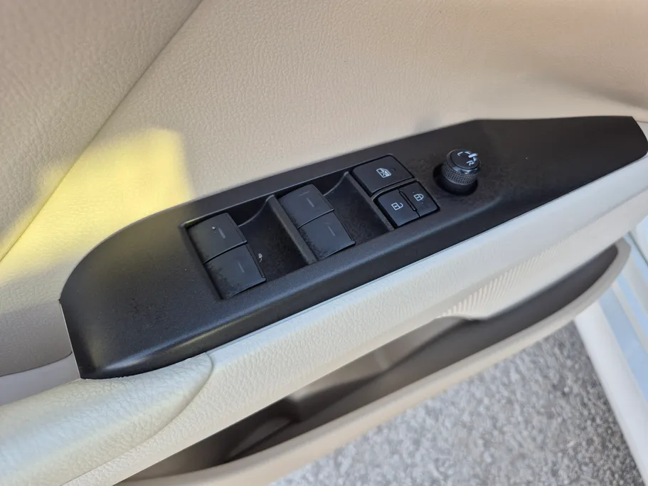 2023 Toyota Camry  LE HEV 