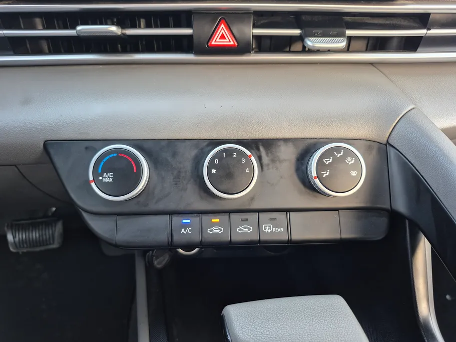 2024 Hyundai Elantra Fleet 
