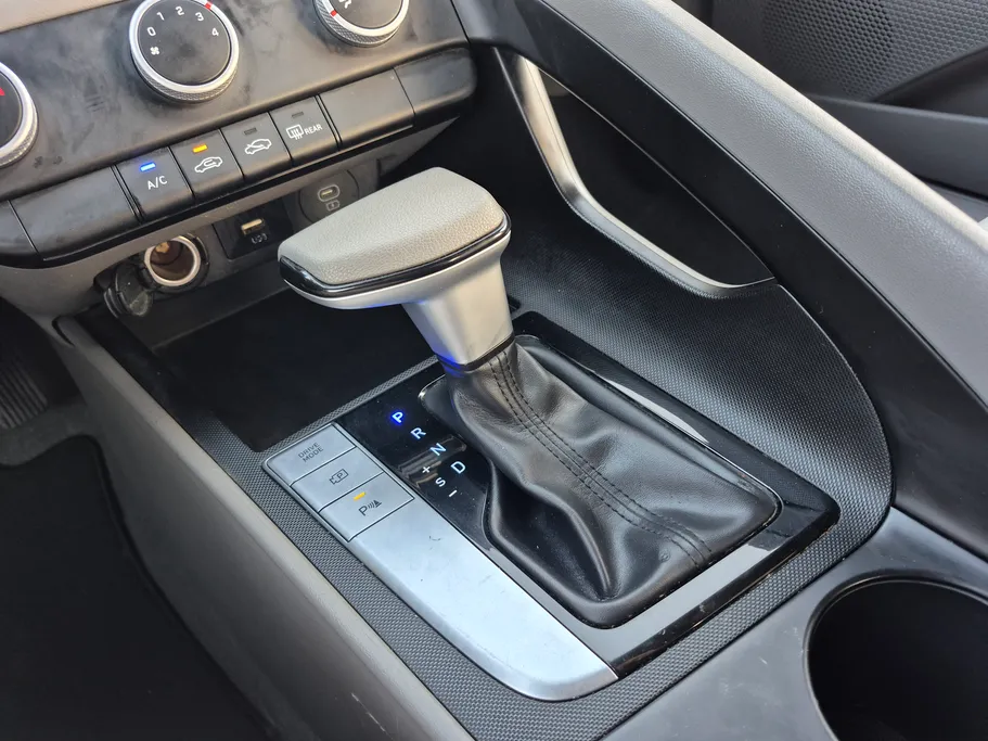 2024 Hyundai Elantra Fleet 