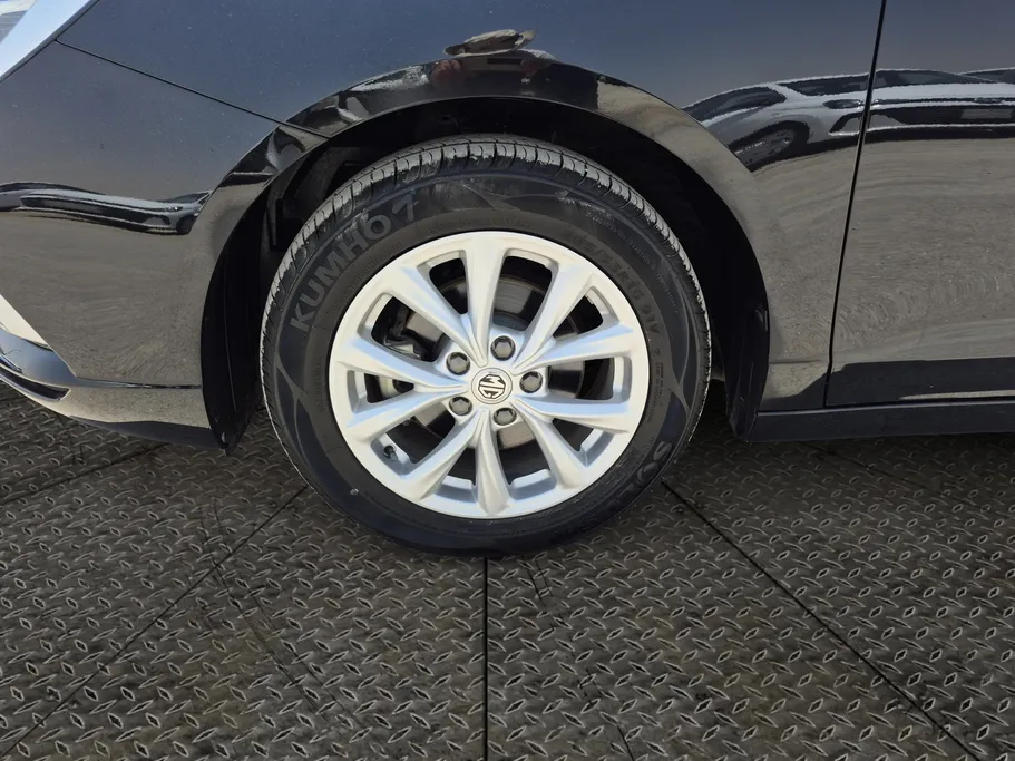 2025 MG 5 STD 