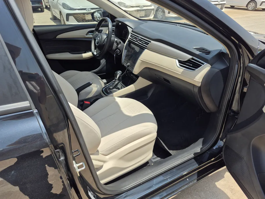 2025 MG 5 STD 