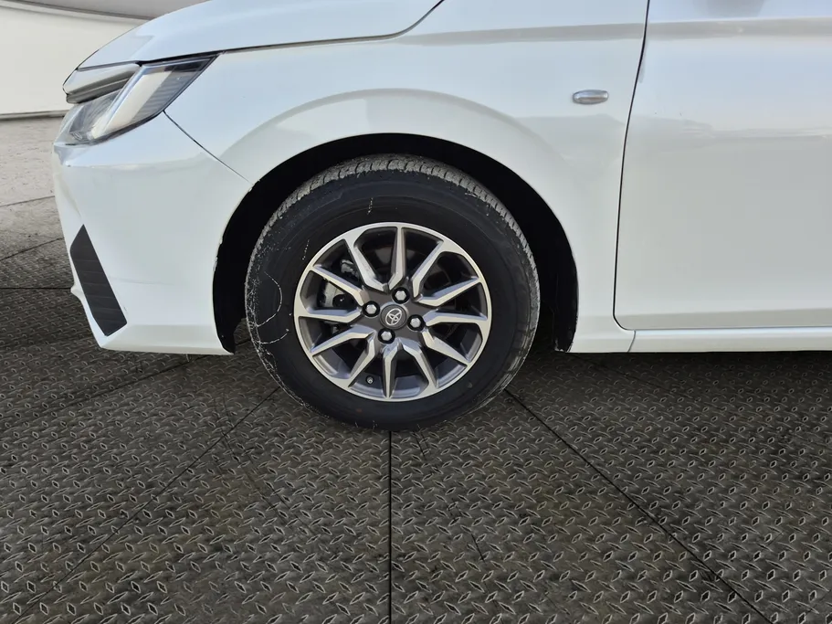 2024 Toyota Yaris  Y 