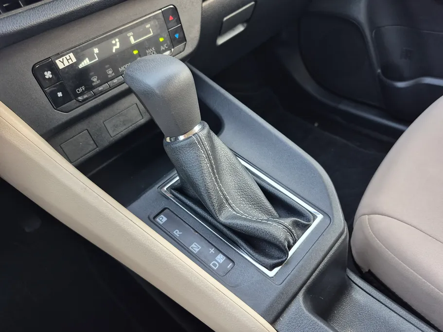 2024 Toyota Yaris  Y 