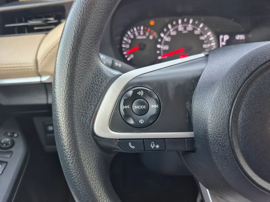 2024 Toyota Yaris  Y 