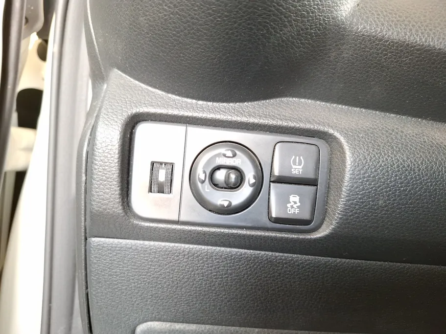 2023 Kia Pegas LX 