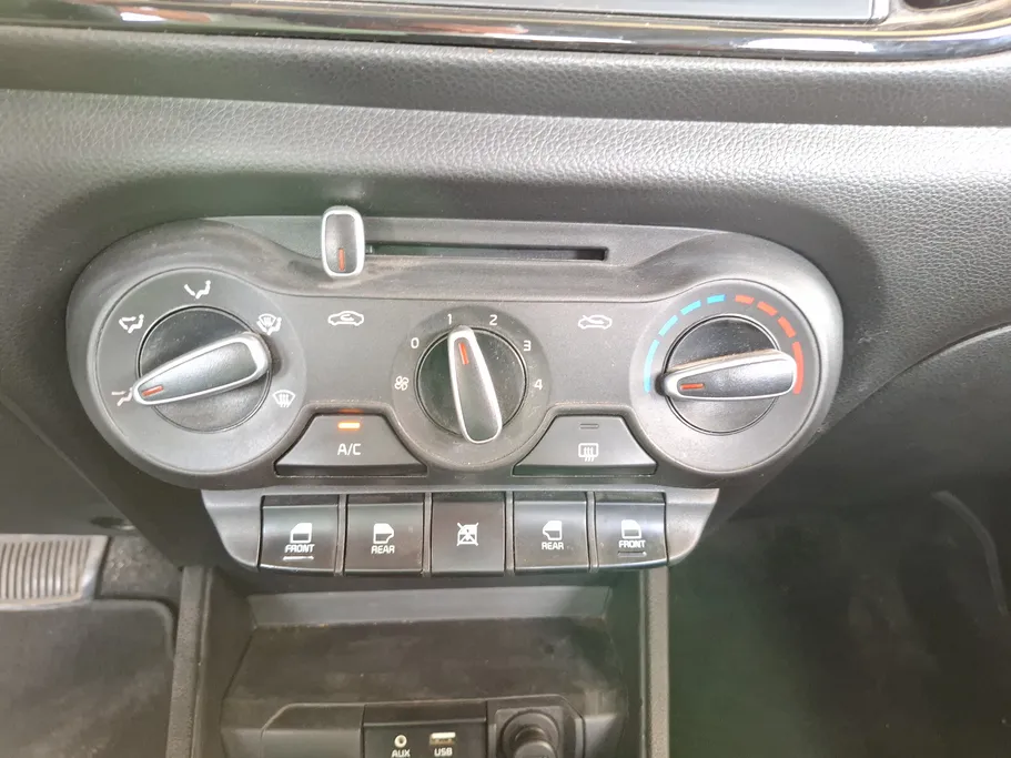 2023 Kia Pegas LX 