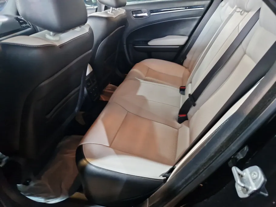 كرايسلر 300 S 2021 