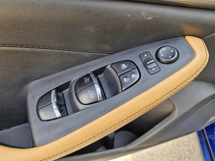 2018 Nissan Maxima SR 