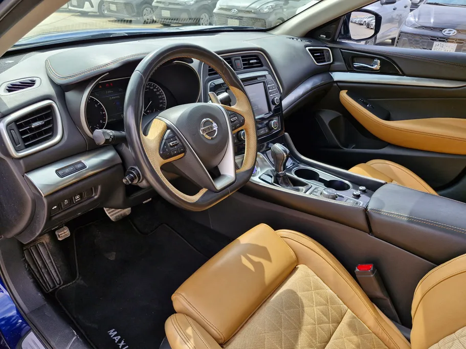 2018 Nissan Maxima SR 