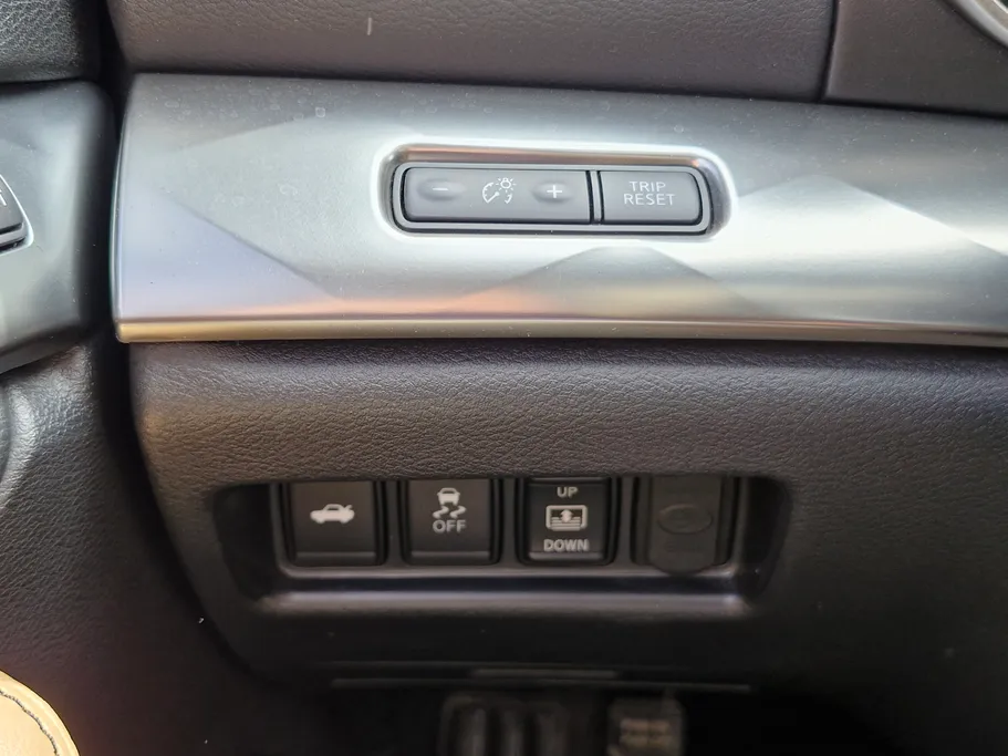 2018 Nissan Maxima SR 