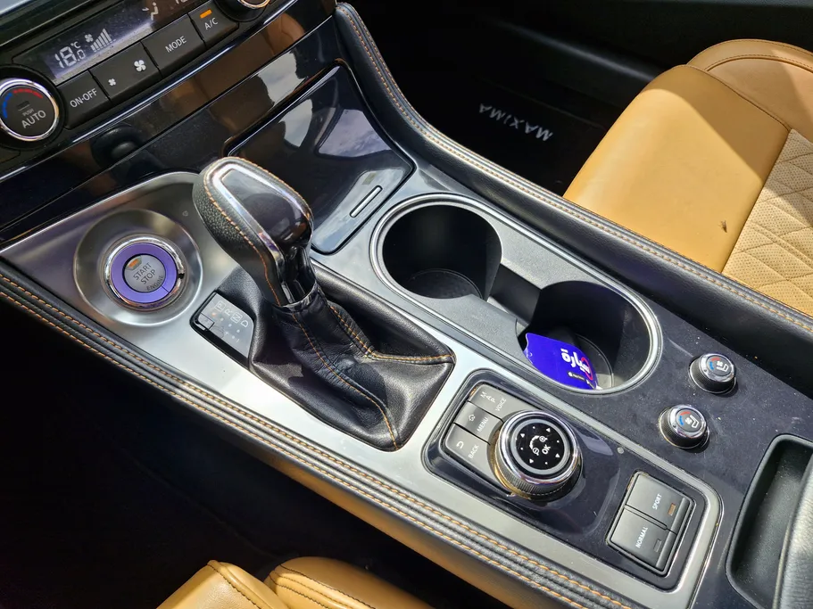2018 Nissan Maxima SR 