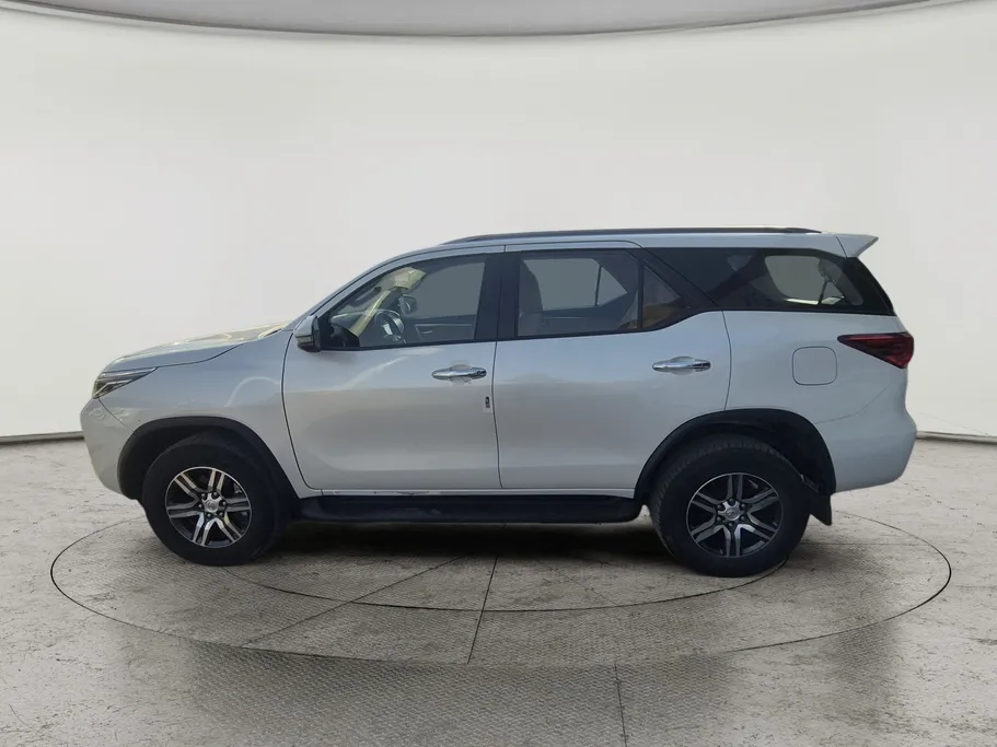 2023 Toyota Fortuner VX 