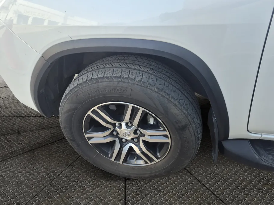 2023 Toyota Fortuner VX 