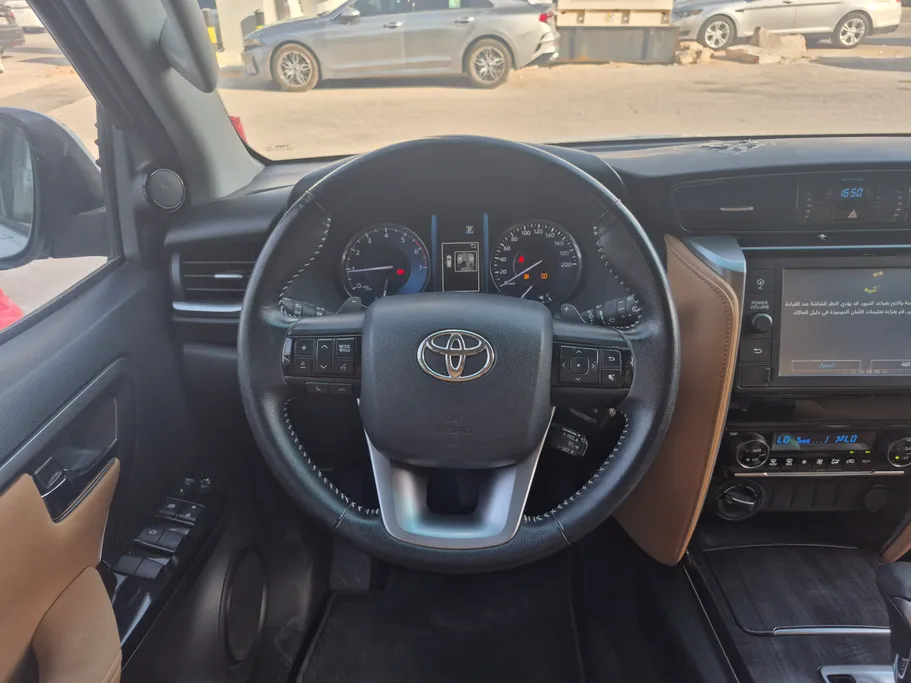 2023 Toyota Fortuner VX 