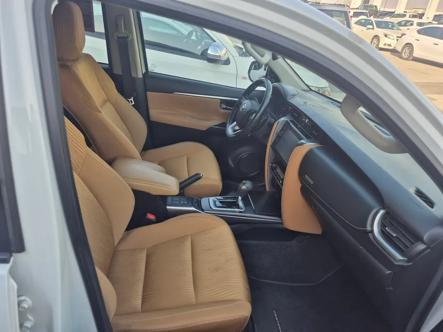 2023 Toyota Fortuner VX 