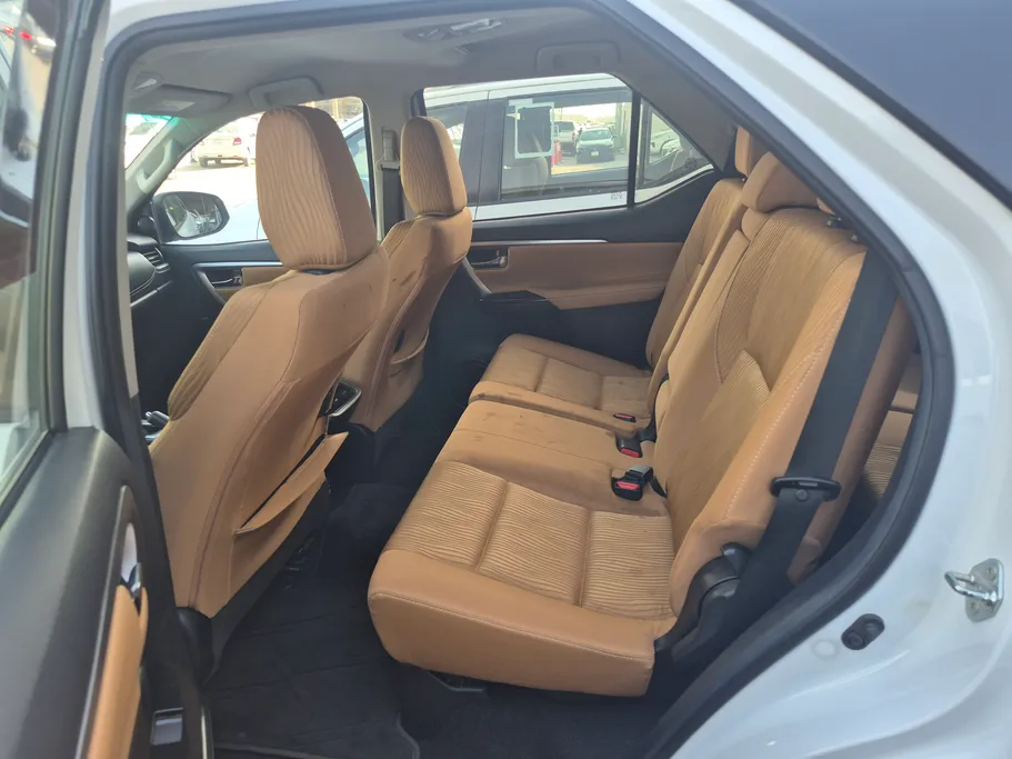 2023 Toyota Fortuner VX 