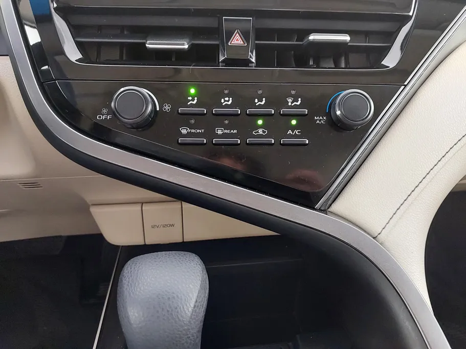 2022 Toyota Camry  LE 