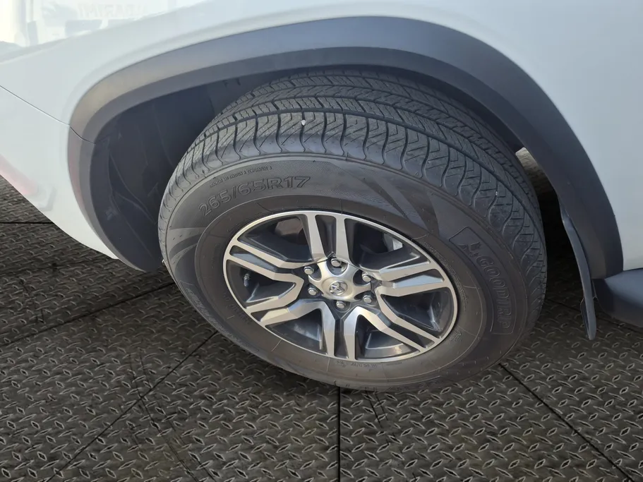 2023 Toyota Fortuner VX 