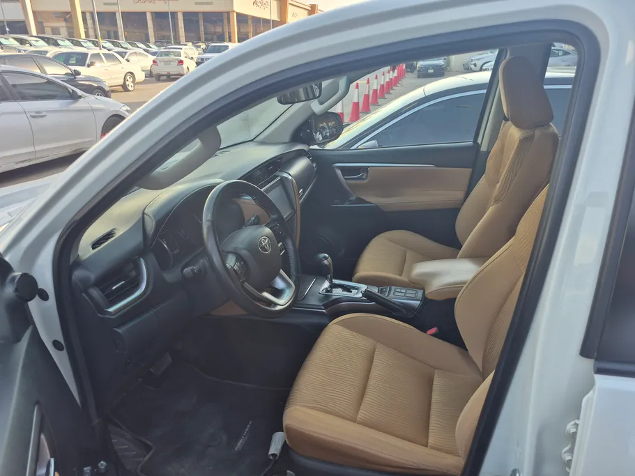 2023 Toyota Fortuner VX 