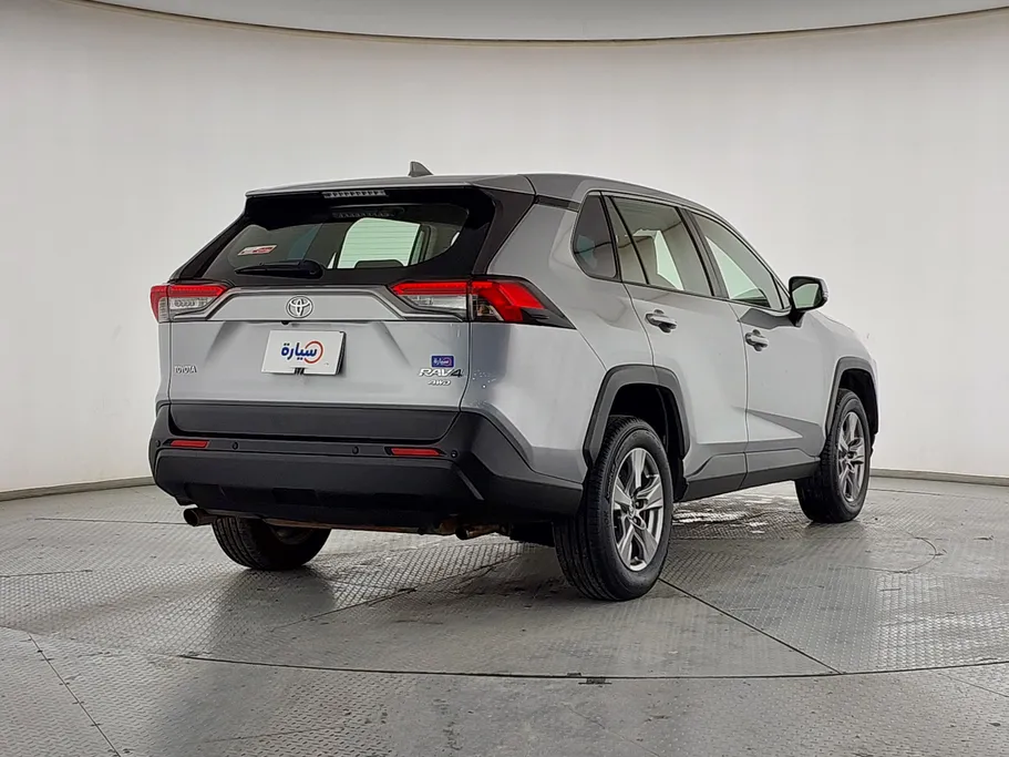 2022 Toyota RAV4 LE 