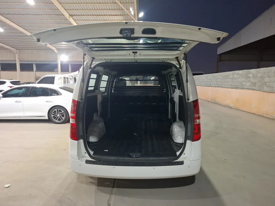 2021 Hyundai Grand Starex cargo 