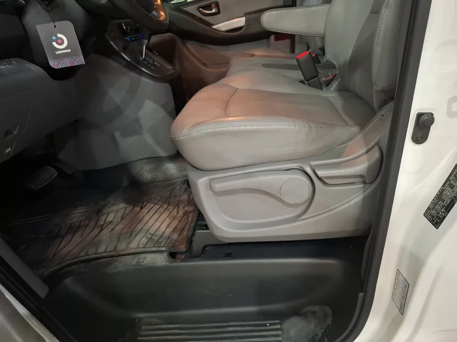 2021 Hyundai Grand Starex cargo 