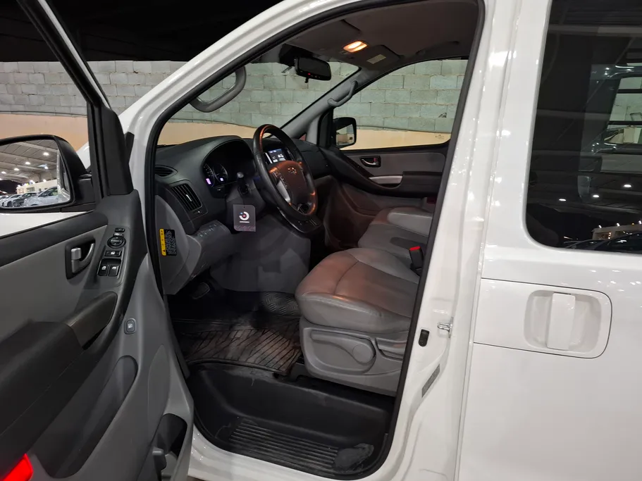 2021 Hyundai Grand Starex cargo 