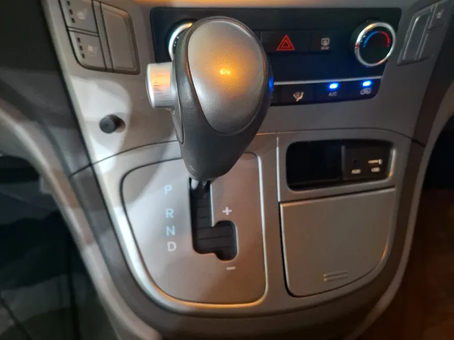 2021 Hyundai Grand Starex cargo 
