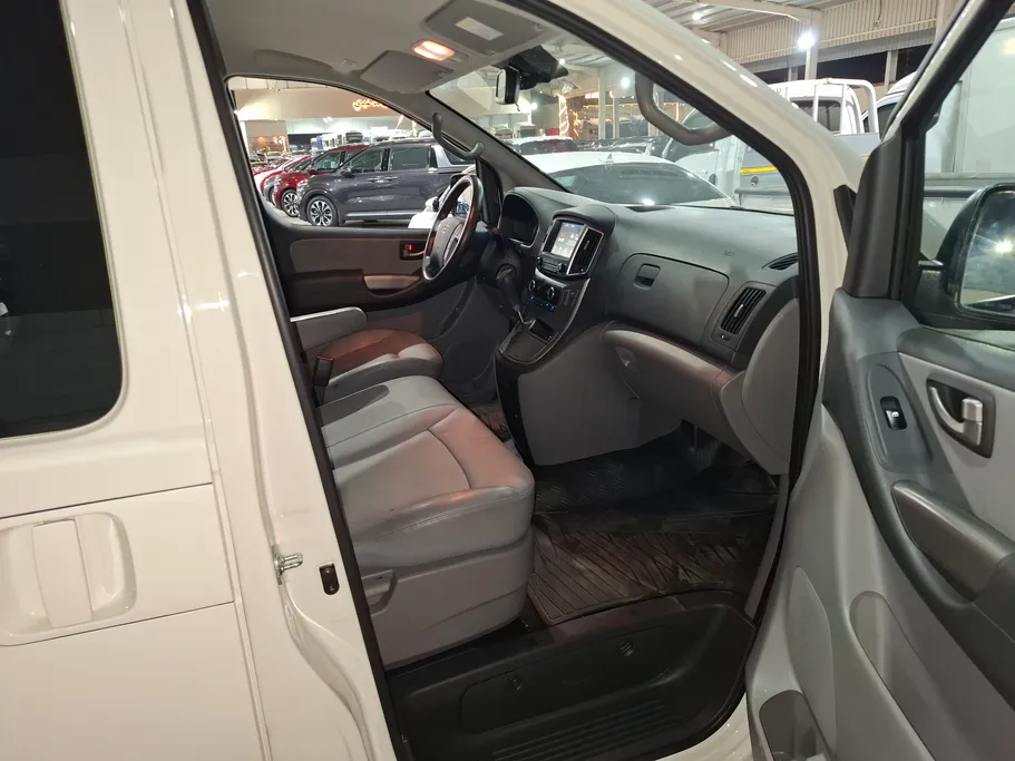 2021 Hyundai Grand Starex cargo 