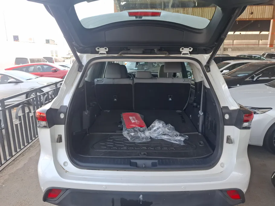 2023 Toyota Highlander GLE 