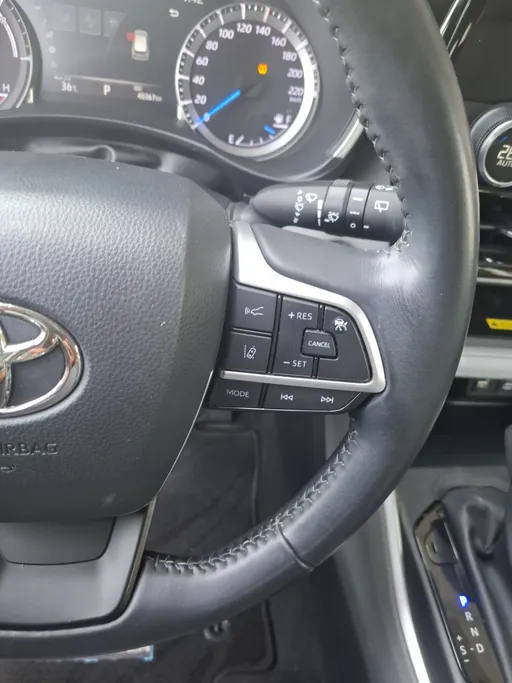 2023 Toyota Highlander GLE 