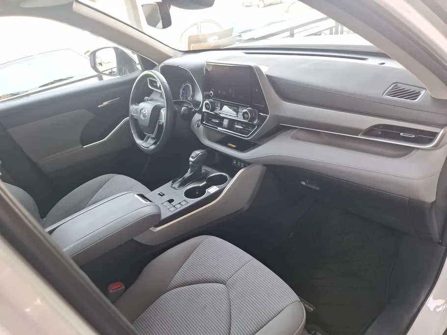 2023 Toyota Highlander GLE 