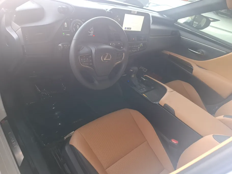 2025 Lexus ES 300 H 