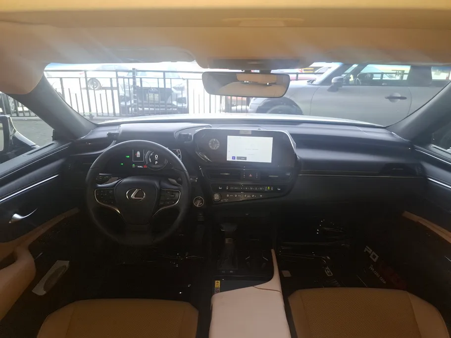 2025 Lexus ES 300 H 