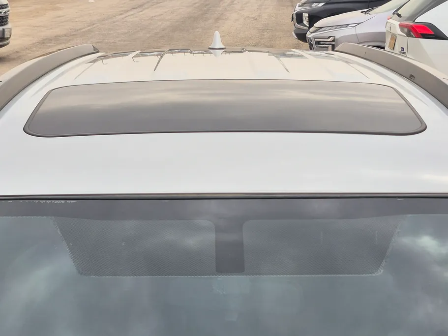 2024 Toyota Corolla Cross XLE HEV 