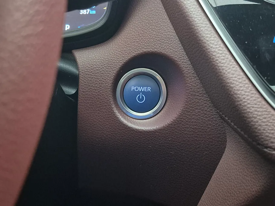 2024 Toyota Corolla Cross XLE HEV 