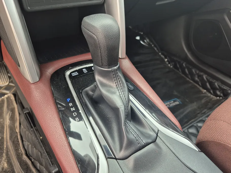 2024 Toyota Corolla Cross XLE HEV 