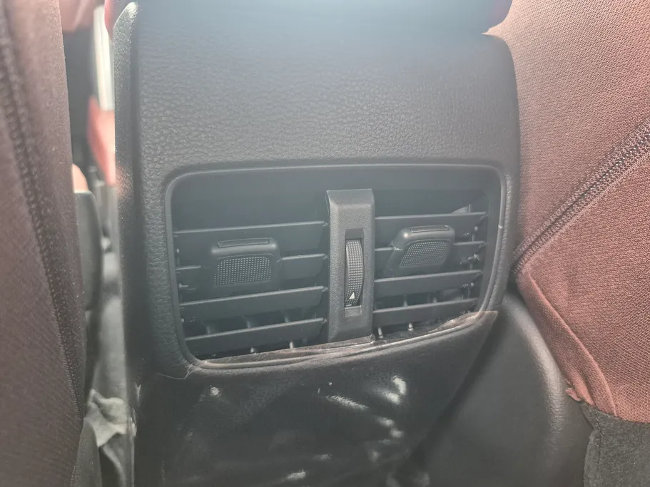2024 Toyota Corolla Cross XLE HEV 