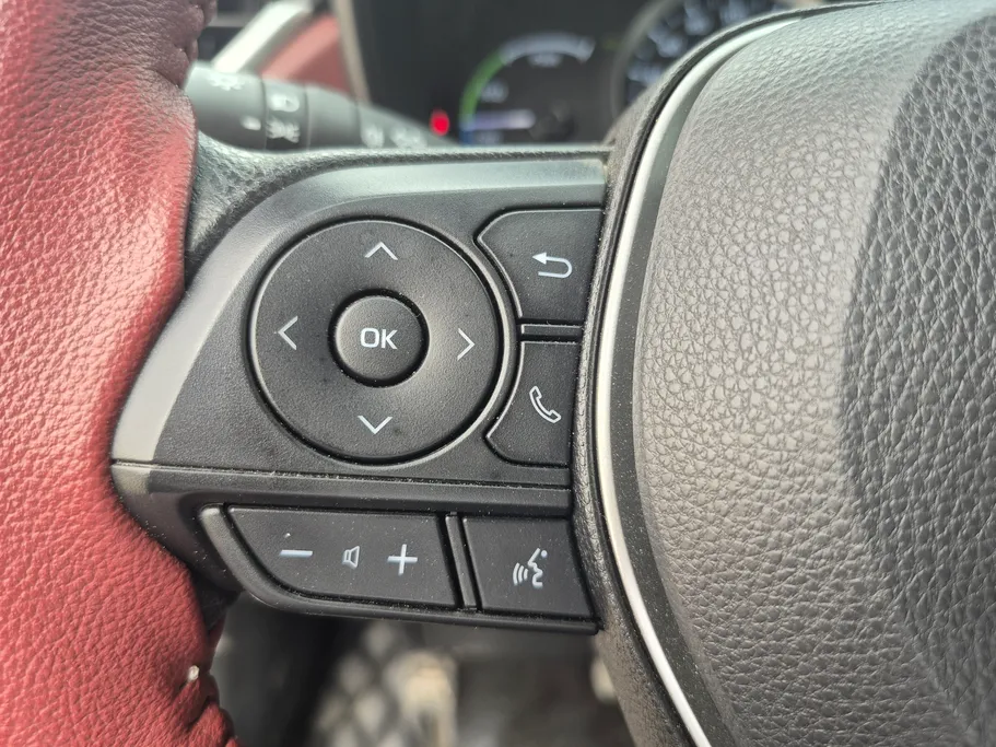 2024 Toyota Corolla Cross XLE HEV 