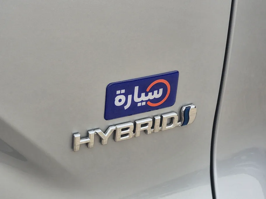 2024 Toyota Corolla Cross XLE HEV 