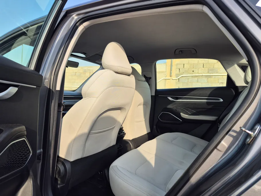 جيلي امجراند GS 2024 