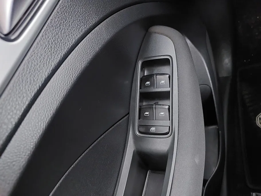 2022 MG ZS STD 