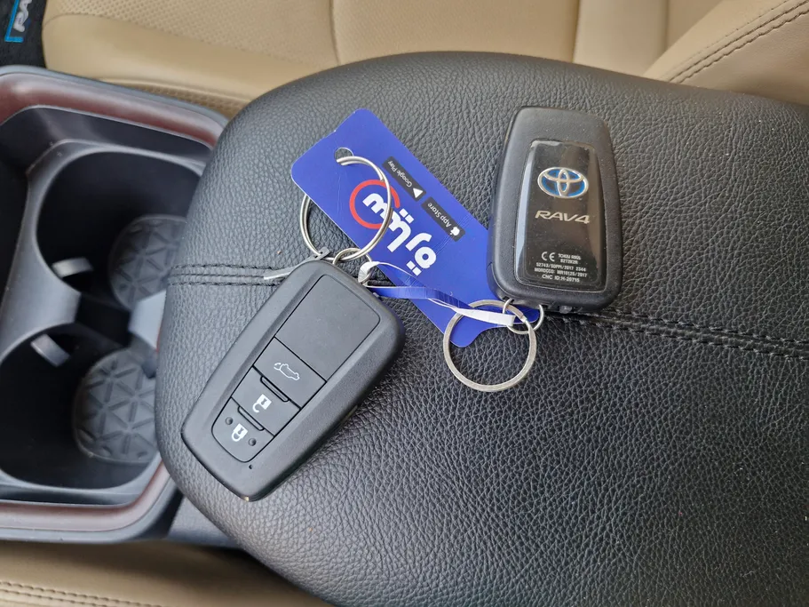 2020 Toyota RAV4 XLE HEV 