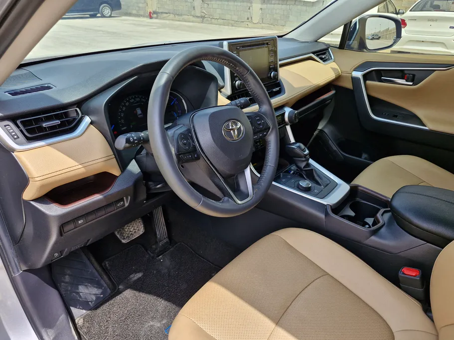 2020 Toyota RAV4 XLE HEV 