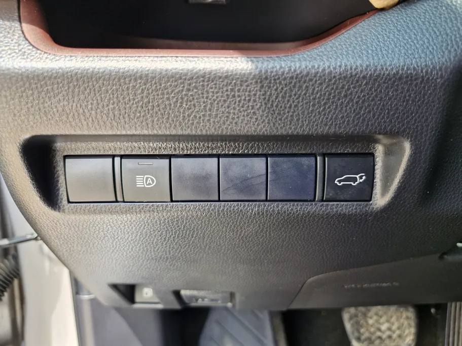 2020 Toyota RAV4 XLE HEV 