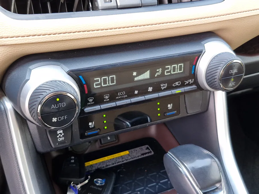 2020 Toyota RAV4 XLE HEV 
