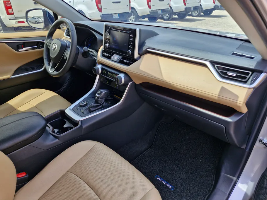 2020 Toyota RAV4 XLE HEV 
