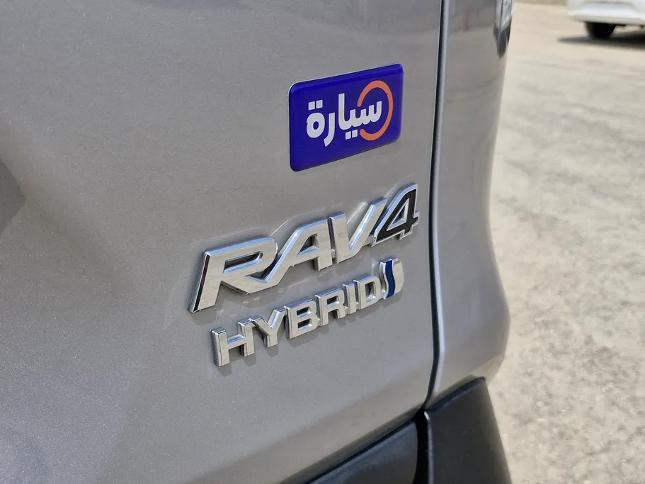 2020 Toyota RAV4 XLE HEV 