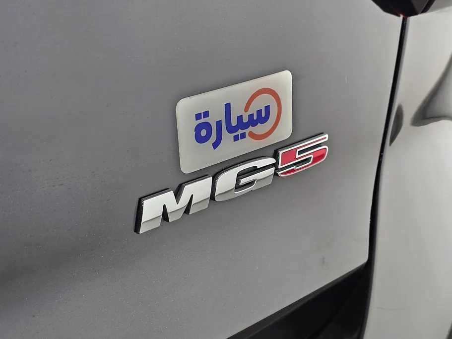 ام جي 5 STD 2023 