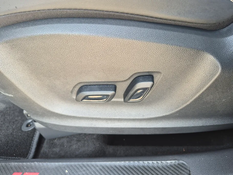 2024 MG ZS LUX 